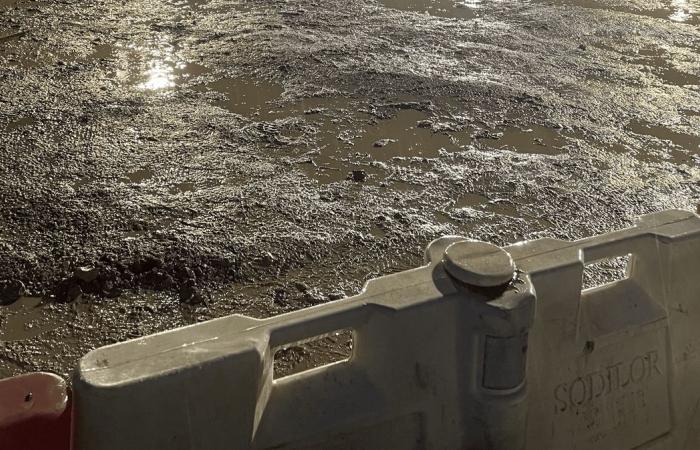 Täglich das Alestrem, ein erster überfluteter Tag, Wasser und Menschen