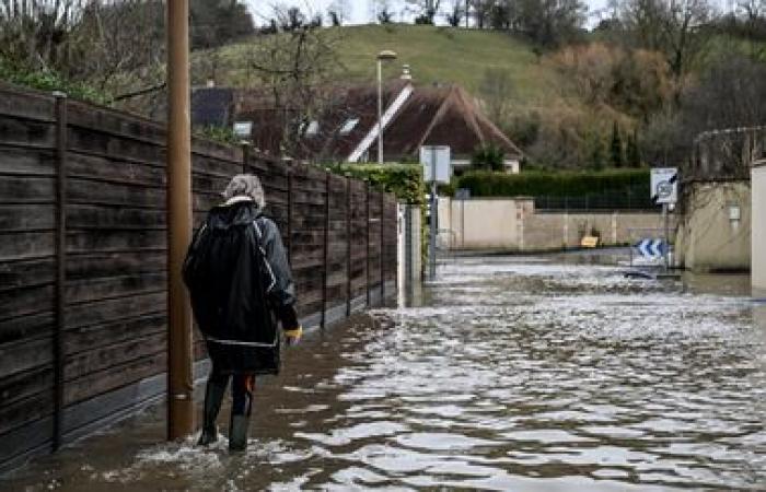 Neun Departements sind wegen der Gefahr heftiger Winde, Überschwemmungen oder Regenüberschwemmungen in Alarmbereitschaft versetzt