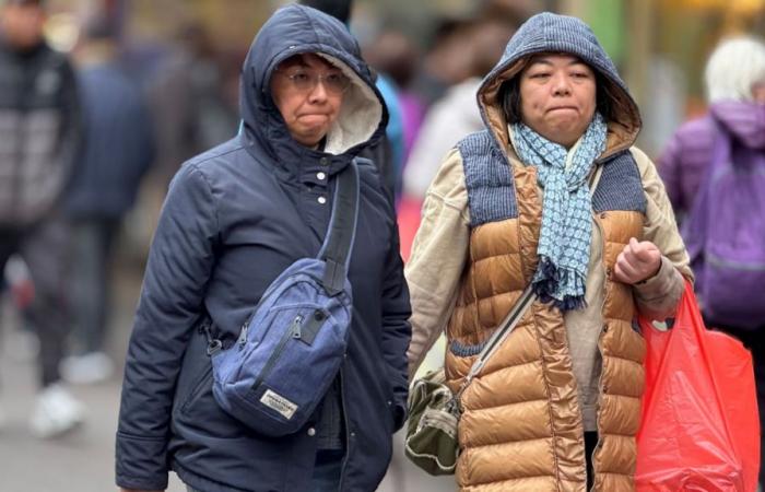 Hongkong gibt Kaltwetterwarnung aus, während die Temperaturen eintreten