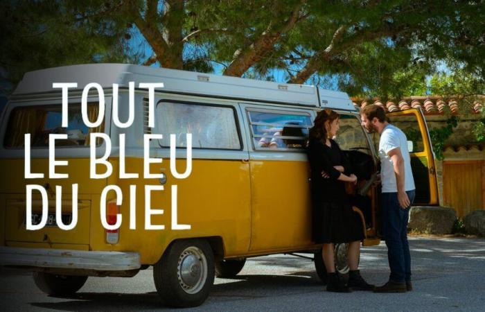 All the blue in the sky (1/2) – Roadmovie mit Camille Lou und Hugo Becker