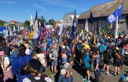 Hunderte Demonstranten versammelten sich in Puy-de-Dôme