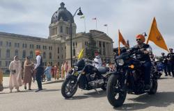 Sikhs wollen nicht nur beim Nagar Kirtan ohne Helm Motorrad fahren