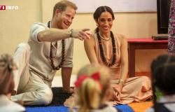 Bei ihrem Besuch in Nigeria zeigen Meghan Markle und Prinz Harry ihre Komplizenschaft