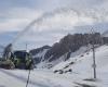 Savoie: Fast drei Meter am Straßenrand hat die Schneeräumung von Cormet de Roselend begonnen