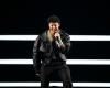 Eurovision: Ein Sänger sorgt für Kontroversen, indem er mit einem palästinensischen Keffiyeh am Handgelenk auftritt