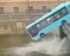 Russland: Sieben Tote, nachdem Bus in St. Petersburg in Fluss gestürzt ist