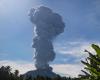 Video. Der Vulkan Ibu in Indonesien wirft eine riesige Aschesäule in die Luft