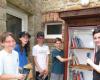In Sainte-Anne-d’Auray verwandelten Jugendliche einen alten Kühlschrank in eine Bücherbox