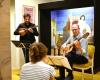 Ein Gitarren-Mandolinen-Duo in Vichy, das den Ton für das Festival des Monts de la Madeleine angibt