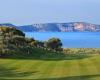 Im
      Südwesten
      des
      Peloponnes,
      die
      Golf-Odyssee
      von
      Costa
      Navarino