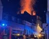 In Calais zerstört ein Feuer ein verlassenes Haus in der Rue des Fleurs