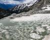 Das massive Abschmelzen der Schweizer Gletscher hielt trotz eines sehr schneereichen Winters an – rts.ch