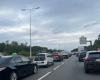 Monsterstaus auf der A13 nach einer Massenkarambolage in der Nähe von Buchelay