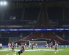 Ein Stand im Parc des Princes wurde nach homophoben Sprechchören teilweise geschlossen