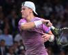 Holger Rune besiegt Alex de Minaur und kommt in Paris weiter | ATP-Tour