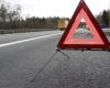 Auf der A38 in Côte-d’Or kollidiert ein Lkw heftig mit einem liegengebliebenen Fahrzeug