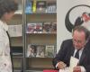 François Hollande signiert in der Buchhandlung Sauramps in Montpellier