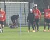 Ermutigung, Austausch mit den Spielern… auf den Spuren von Jorge Sampaoli während seiner ersten Trainingseinheiten