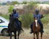 In Südafrika blockiert die Polizei Hunderte illegale Bergleute in einer verlassenen Mine, in der vermutlich Gold lagert