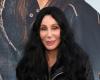 Cher erinnert sich an den Tag, als John Lennon nackt im Pool der Playboy Mansion landete