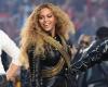 Beyoncé tritt während des Footballspiels Ravens-Texans auf