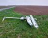 Zerstörtes Schild, Trümmer auf einem Feld … aber was ist auf dieser Seine-Maritime-Straße passiert?