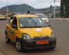 In Bamenda brannten zwei Taxis