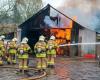 In der Nähe von Rouen: Brand in einem landwirtschaftlichen Gebäude, brennendes Stroh mobilisiert Feuerwehrleute