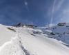 Drome. Die Abteilung stellte auf gelbes Schnee-Eis Wachsamkeit, 10 bis 20 cm erwartet auf den Reliefs