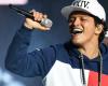 Bruno Mars und Rosé spielten zum ersten Mal ihren viralen Song „APT“.