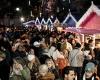 Maskottchen, Trubel und Glühwein … Am ersten Tag ist der Weihnachtsmarkt in Caen voll