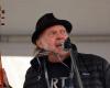 Neil Young lehnt Glastonbury-Festival ab … Diplo war zu Neujahr high …