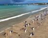 Freiwillige säubern Balis Kedonganan-Strand von der durch den Monsun verursachten Plastikverschmutzung