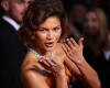 Zendaya bringt alten Hollywood-Glamour bei den Golden Globes zum Ausdruck, während Fans über einen riesigen Diamantring spekulieren